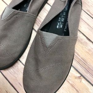 Grey Toms. Mens 8 Women’s 9.5